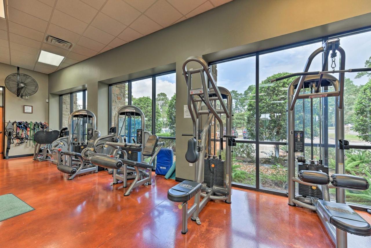 Idyllic Montgomery Condo With Pool And Lake View! Ngoại thất bức ảnh