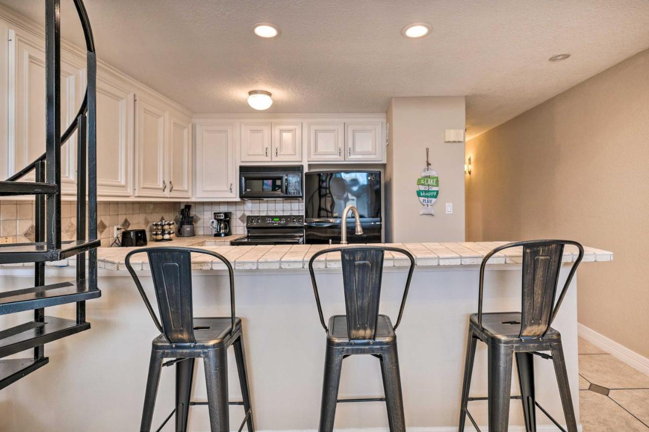 Idyllic Montgomery Condo With Pool And Lake View! Ngoại thất bức ảnh